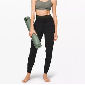 Lululemon Dance Studio Joggers | Size 8